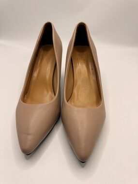 Women’s Pointed Toe Nude Pumps
